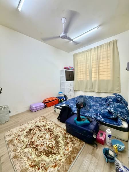 Pangsapuri untuk Dijual di Flora Damai - Zack Chow - Bedroom - PropertyGuru.com.my