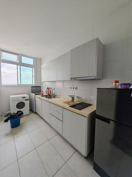 Service Residence for Sale at R&F Princess Cove Phase 1 - Ryan Tan - Kitchen - PropertyGuru.com.my