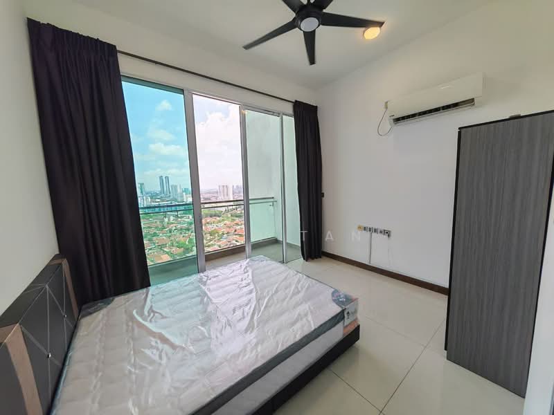 Service Residence for Sale at R&F Princess Cove Phase 1 - Ryan Tan - Bedroom - PropertyGuru.com.my