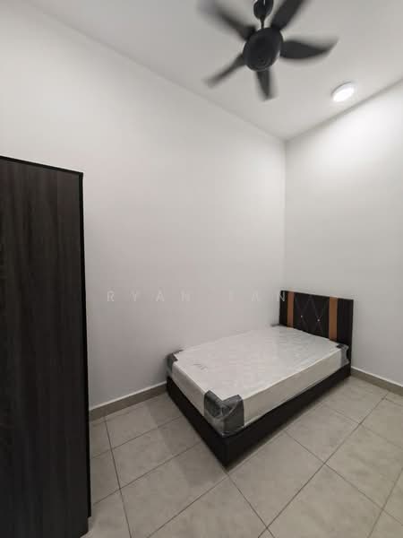 Service Residence for Sale at R&F Princess Cove Phase 1 - Ryan Tan - Bedroom - PropertyGuru.com.my