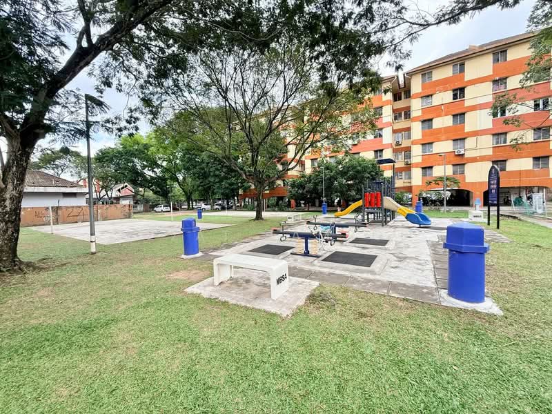 Rumah Flat untuk Dijual di Flat PKNS Seksyen 19 - Izzat Zamros - Exterior - PropertyGuru.com.my
