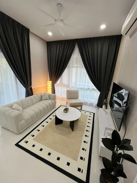 Servis Apartment untuk Dijual di Met 1 Residences - Jia Yirng Lee - Living Room - PropertyGuru.com.my