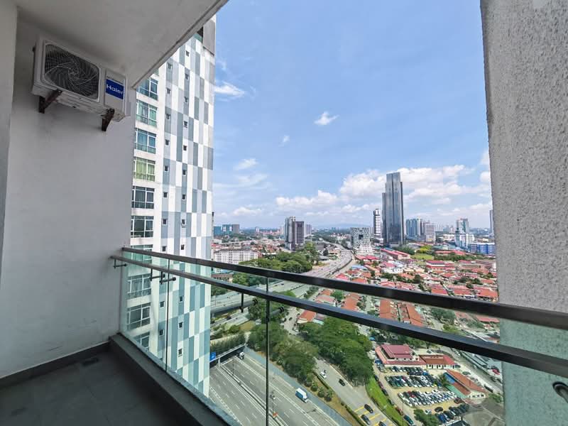 Kondominium untuk Dijual di R&F Princess Cove Phase 2-Seine Region - Ryan Tan - Balcony - PropertyGuru.com.my