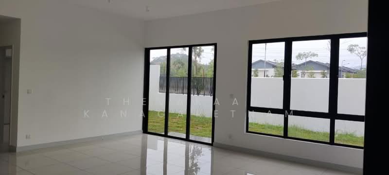Cluster House for Sale in Kota Emerald (Rawang) - Thevaraani Kanagaretnam - Living Room - PropertyGuru.com.my