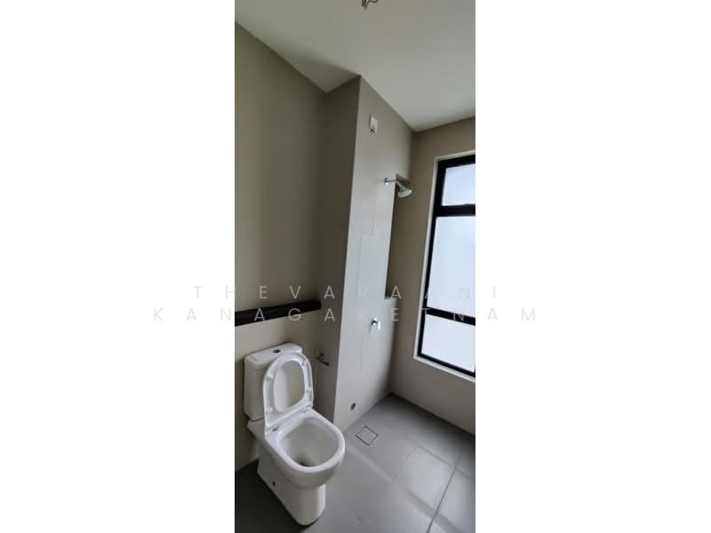 Cluster House for Sale in Kota Emerald (Rawang) - Thevaraani Kanagaretnam - Bathroom - PropertyGuru.com.my