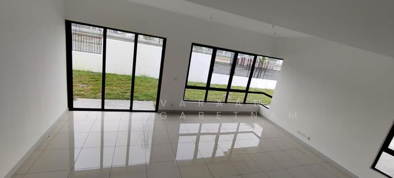 Cluster House for Sale in Kota Emerald (Rawang) - Thevaraani Kanagaretnam - Living Room - PropertyGuru.com.my
