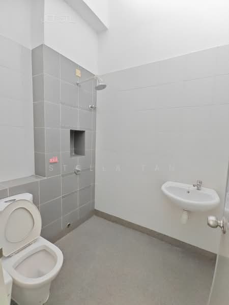Rumah Teres 2 Tingkat untuk Dijual di Setia Indah 12 (Setia Alam) - Stella Tan - Bathroom - PropertyGuru.com.my