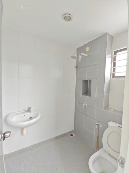 Rumah Teres 2 Tingkat untuk Dijual di Setia Indah 12 (Setia Alam) - Stella Tan - Bathroom - PropertyGuru.com.my