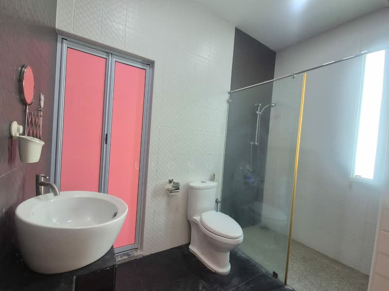 Semi-Detached House for Rent in Tanjung Bungah (Penang) - Leong . - Bathroom - PropertyGuru.com.my