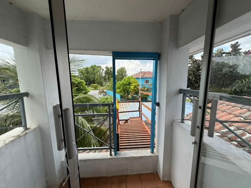 Bungalow for Sale in Bandar Tasik Puteri (Rawang) - Tom Yip - Balcony - PropertyGuru.com.my