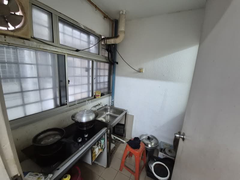 Kondominium untuk Dijual di Kenanga Point - Remus Chen - Kitchen - PropertyGuru.com.my