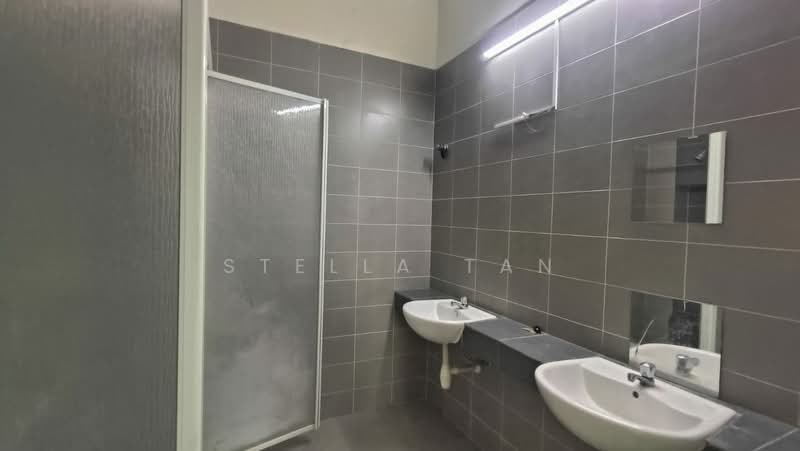Rumah Teres 2 Tingkat untuk Dijual di Setia Indah 12 (Setia Alam) - Stella Tan - Bathroom - PropertyGuru.com.my