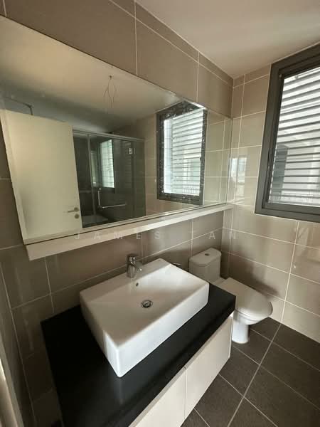 Kondominium untuk Dijual di Iskandar Residences - James Tan - Bathroom - PropertyGuru.com.my
