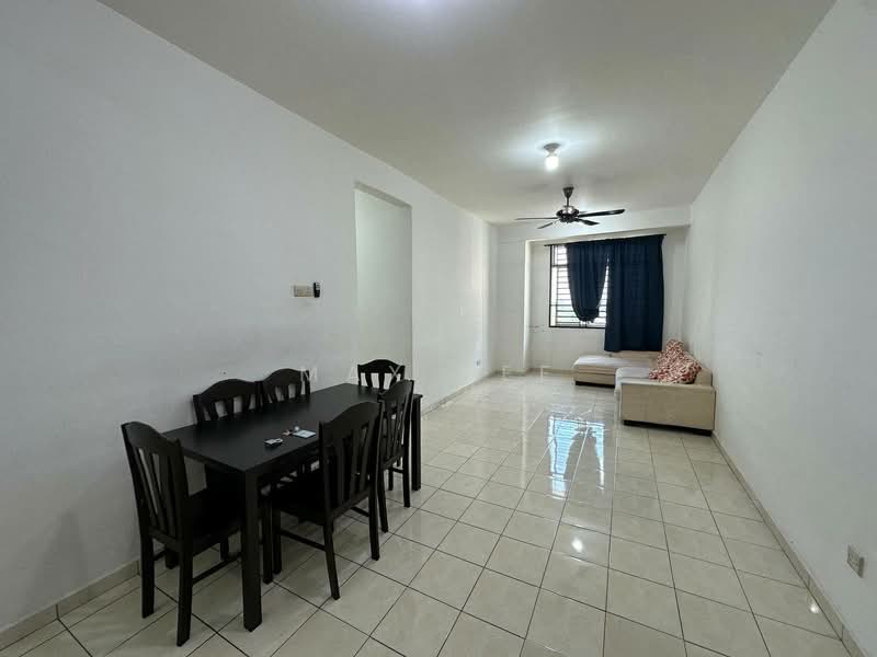 Pangsapuri untuk Disewa di Indah Court Apartment - Max Yee - Living Room - PropertyGuru.com.my
