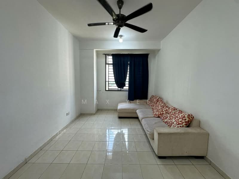 Pangsapuri untuk Disewa di Indah Court Apartment - Max Yee - Living Room - PropertyGuru.com.my