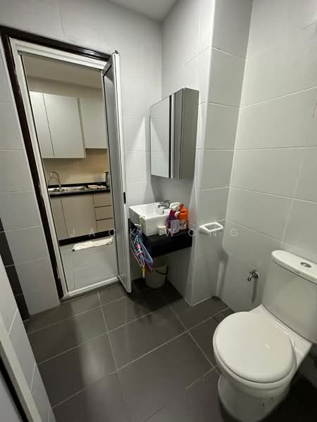 Servis Apartment untuk Disewa di KSL Residence @ Daya - Jack Wong - Bathroom - PropertyGuru.com.my
