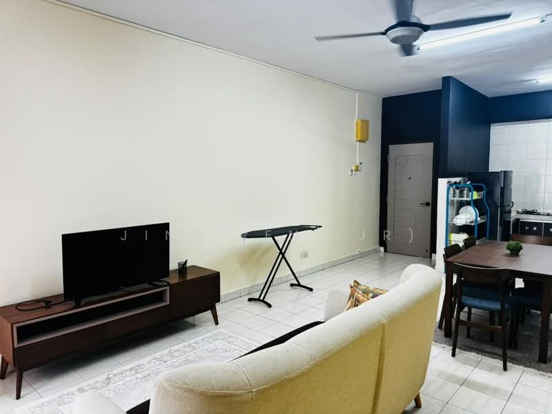 Kondominium untuk Disewa di Kondominium Kristal - Jing Ren (JR) - Living Room - PropertyGuru.com.my