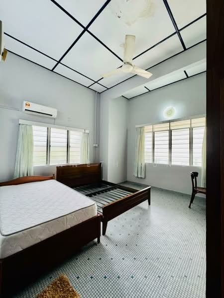 Semi-Detached House for Rent in Bagan Jermal (Pulau Tikus) - Kenneth Kung - Bedroom - PropertyGuru.com.my