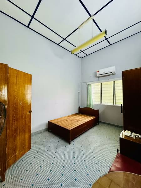 Semi-Detached House for Rent in Bagan Jermal (Pulau Tikus) - Kenneth Kung - Bedroom - PropertyGuru.com.my