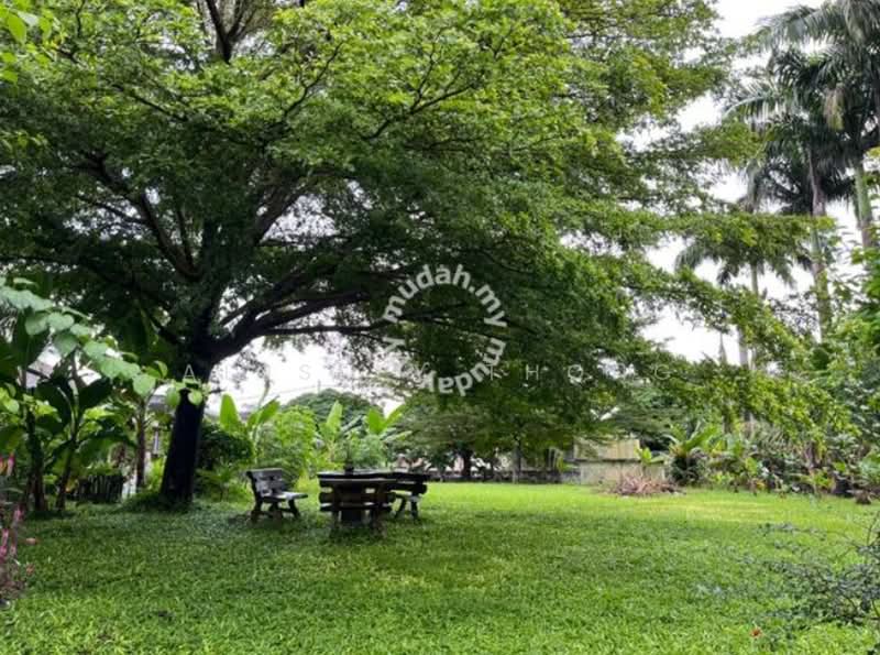 Semi-Detached House for Sale in Taman Tawas Jaya (Ipoh) - Ainsley Thong - Garden - PropertyGuru.com.my