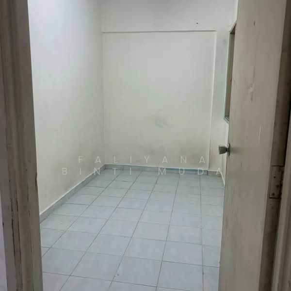Pangsapuri untuk Dijual di Pangsapuri Subang Suria - Faliyana binti Muda - PropertyGuru.com.my