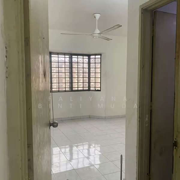 Pangsapuri untuk Dijual di Pangsapuri Subang Suria - Faliyana binti Muda - PropertyGuru.com.my
