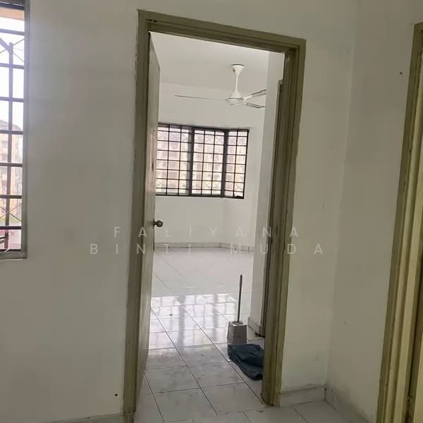 Pangsapuri untuk Dijual di Pangsapuri Subang Suria - Faliyana binti Muda - PropertyGuru.com.my