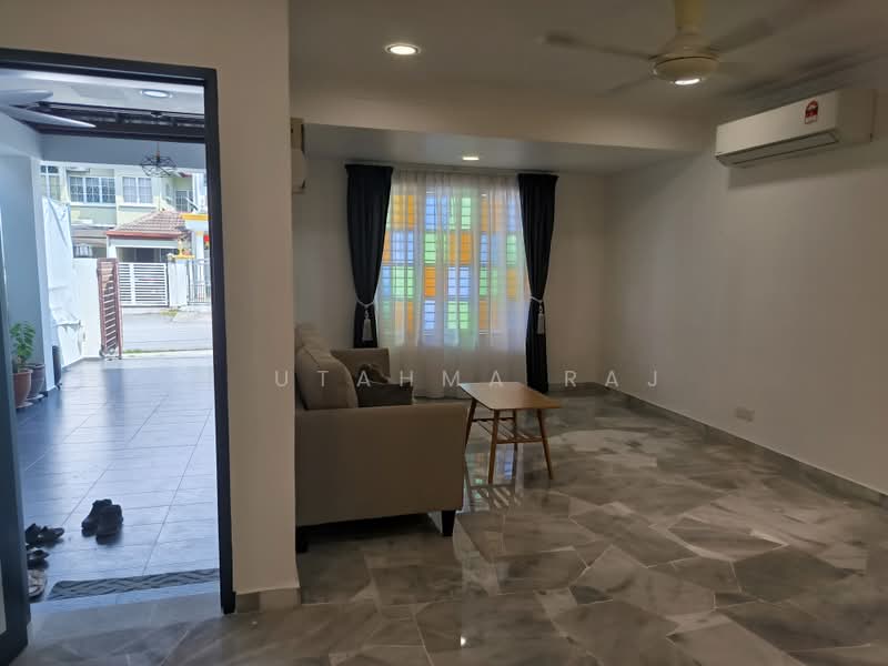 1.5-storey Terraced House for Sale in Usj 11 (Subang Jaya) - P Utahma Raj - Living Room - PropertyGuru.com.my