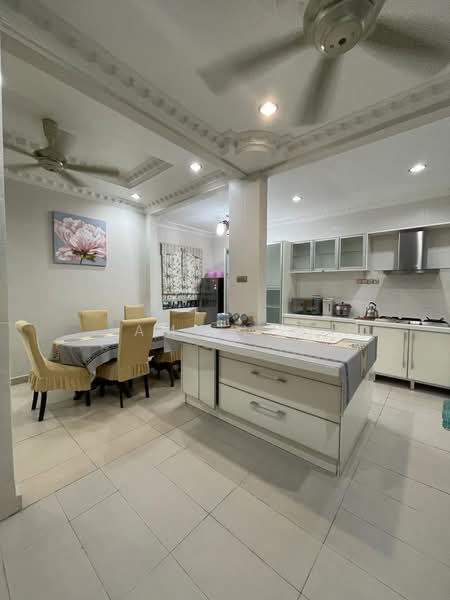 Semi-Detached House for Sale in D'Kayangan (Shah Alam) - Amy Lim - Kitchen - PropertyGuru.com.my