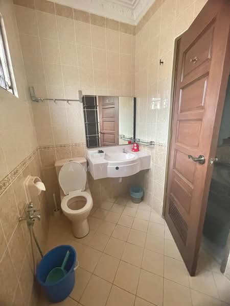 Semi-Detached House for Sale in D'Kayangan (Shah Alam) - Amy Lim - Bathroom - PropertyGuru.com.my