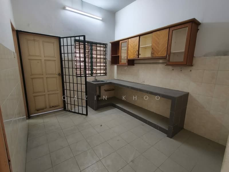 2-storey Terraced House for Sale in Taman Pinji Mewah (Ipoh) - Qazin Khoo - Kitchen - PropertyGuru.com.my