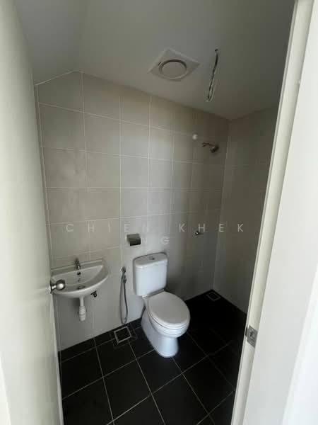 Rumah Teres 2 Tingkat untuk Dijual di Bandar Cassia (Batu Kawan) - Chien Khek Ng - Bathroom - PropertyGuru.com.my
