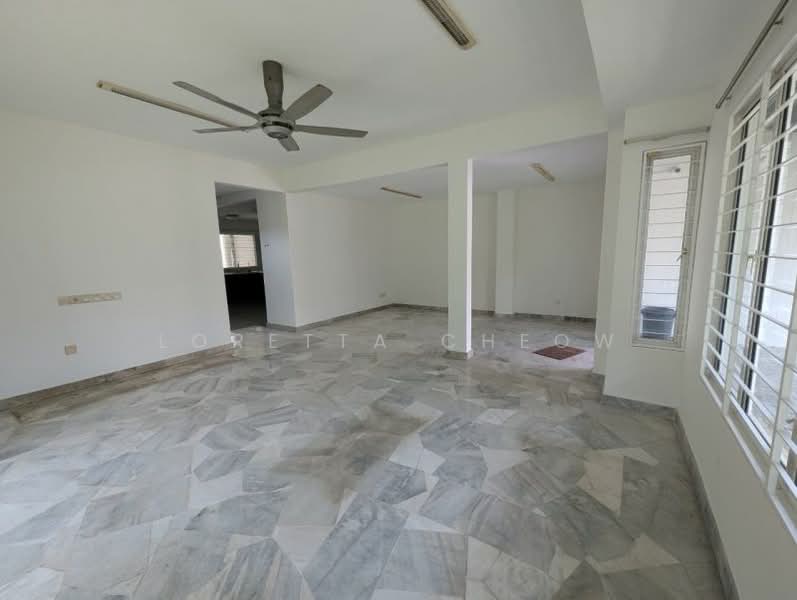 Rumah Teres 2 Tingkat untuk Dijual di Usj 4 (Subang Jaya) - Loretta Cheow - Living Room - PropertyGuru.com.my