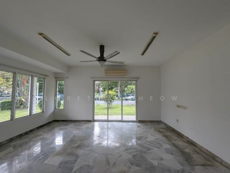 Rumah Teres 2 Tingkat untuk Dijual di Usj 4 (Subang Jaya) - Loretta Cheow - Living Room - PropertyGuru.com.my