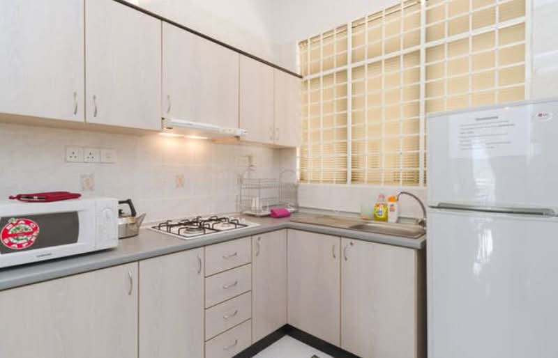 Kondominium untuk Disewa di Eden Seaview Condominium - Marcus Sim - Kitchen - PropertyGuru.com.my