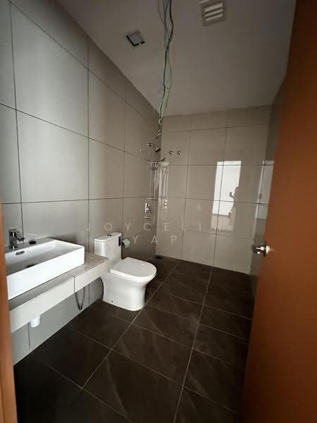 4-storey Terraced House for Sale in Damansara Perdana (Selangor) - Joycelin Yap - Bathroom - PropertyGuru.com.my