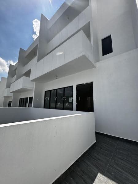 4-storey Terraced House for Sale in Damansara Perdana (Selangor) - Joycelin Yap - Exterior - PropertyGuru.com.my