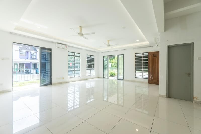 2-storey Terraced House for Sale in Presint 11 (Putrajaya) - Fakhzan Badiran - Living Room - PropertyGuru.com.my