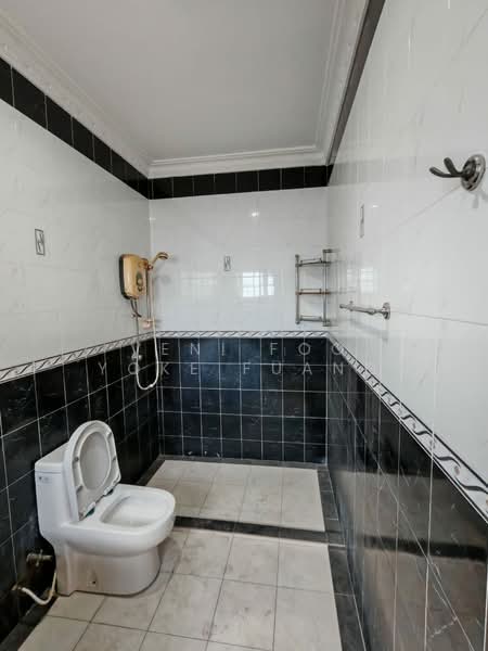 Semi-Detached House for Rent in Klang (Selangor) - Veni Foo Yoke Fuang - Bathroom - PropertyGuru.com.my