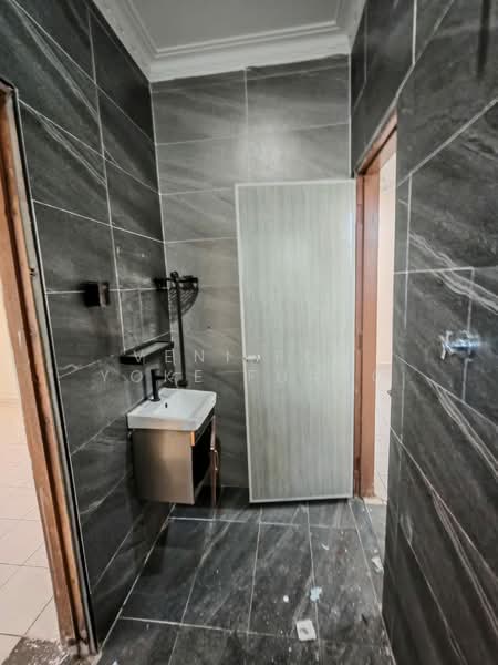 Semi-Detached House for Rent in Klang (Selangor) - Veni Foo Yoke Fuang - Bathroom - PropertyGuru.com.my
