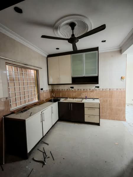 Semi-Detached House for Rent in Klang (Selangor) - Veni Foo Yoke Fuang - Kitchen - PropertyGuru.com.my