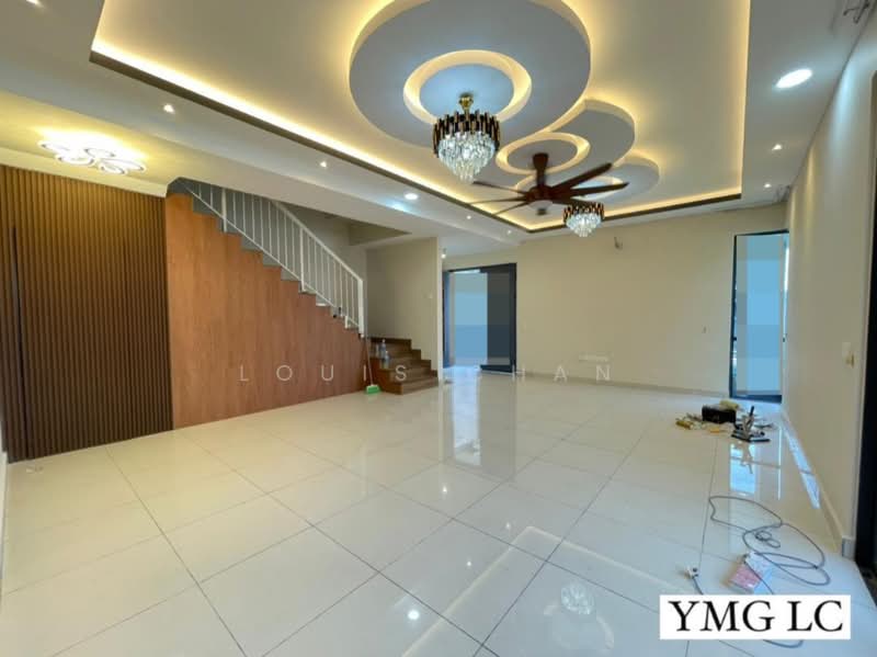 Rumah Teres 2 Tingkat untuk Dijual di Bukit Raja (Selangor) - Louis Chan - Living Room - PropertyGuru.com.my