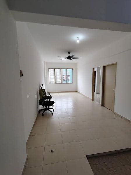 Pangsapuri untuk Dijual di Jelutong Apartment - Bryan Yeoh - Living Room - PropertyGuru.com.my