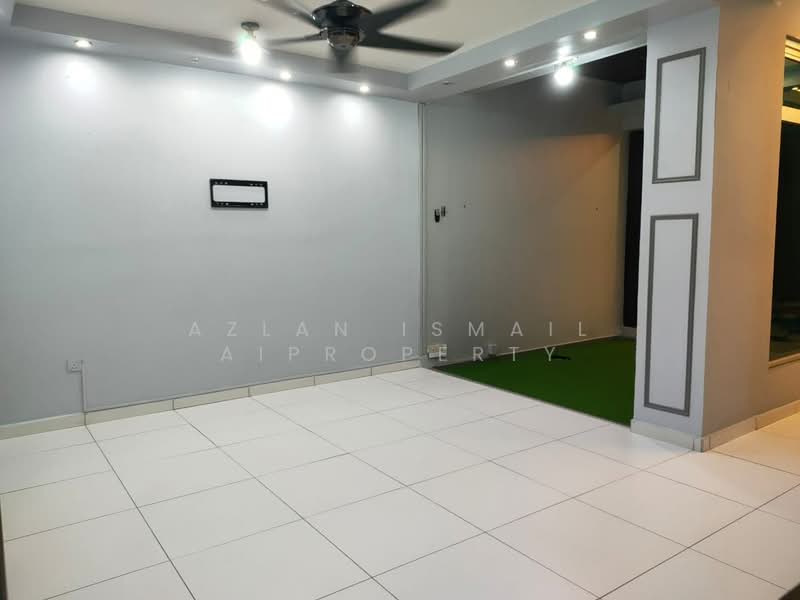 Rumah Teres 2 Tingkat untuk Dijual di Rini Hills 2 (Skudai) - Azlan Ismail aiproperty - Living Room - PropertyGuru.com.my