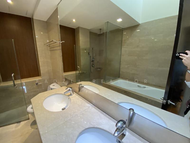 Rumah Berkembar untuk Dijual di Mont Kiara (Kuala Lumpur) - Fadzli Realtor - Bathroom - PropertyGuru.com.my
