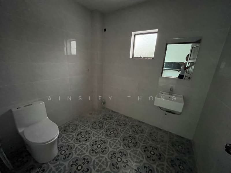 Kedai / Pejabat untuk Disewa di Ipoh (Perak) - Ainsley Thong - Bathroom - PropertyGuru.com.my