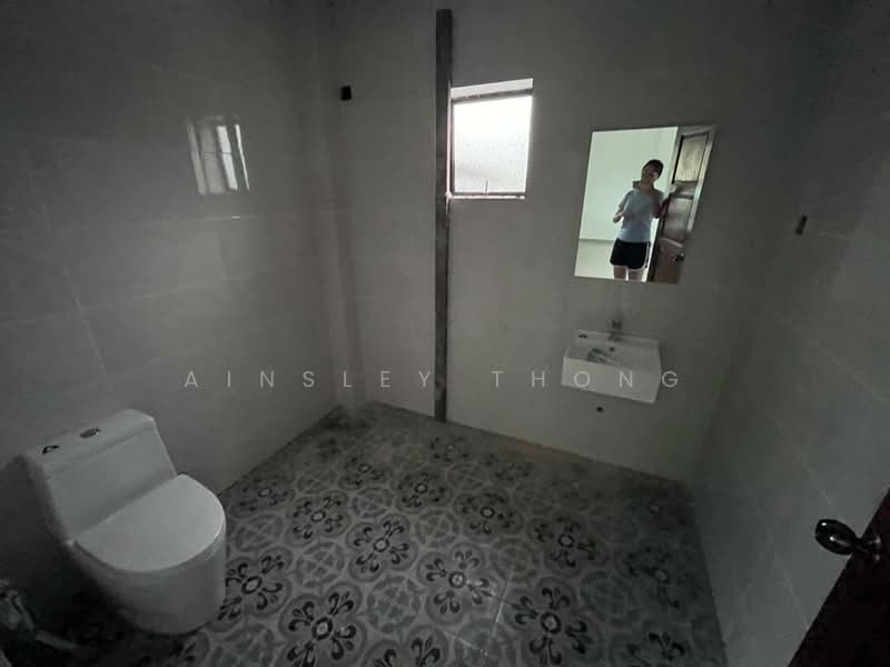 Kedai / Pejabat untuk Disewa di Ipoh (Perak) - Ainsley Thong - Bathroom - PropertyGuru.com.my