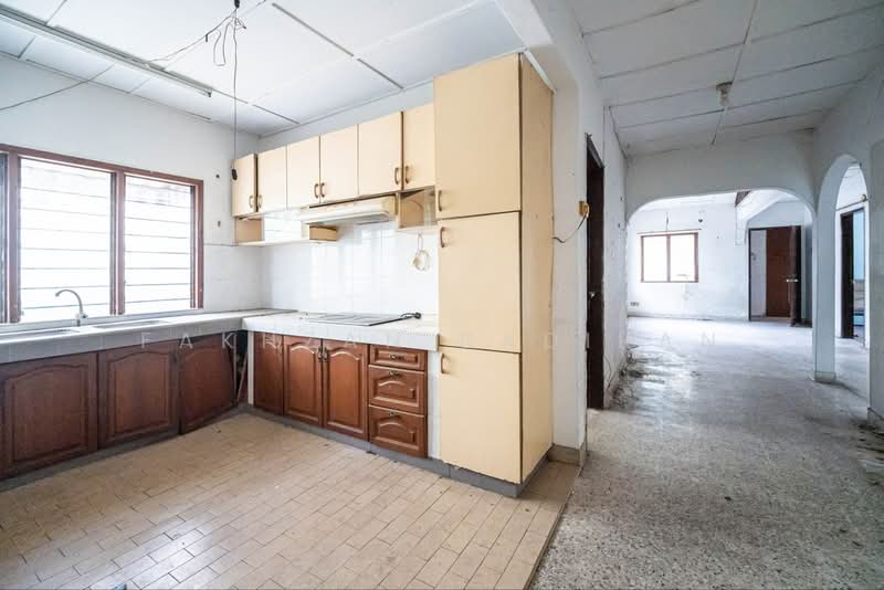 Rumah Banglo untuk Dijual di Kampung Tunku (Petaling Jaya) - Fakhzan Badiran - Kitchen - PropertyGuru.com.my