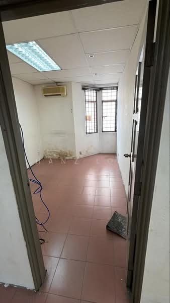 Shop / Office for Rent in Ampang (Selangor) - Hanz Low - Interior - PropertyGuru.com.my
