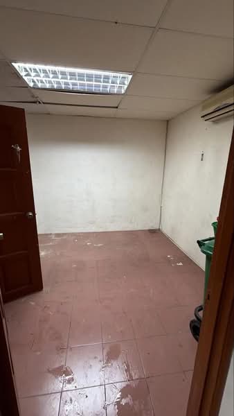 Shop / Office for Rent in Ampang (Selangor) - Hanz Low - Interior - PropertyGuru.com.my